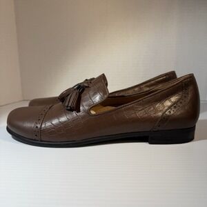 Array Hadley Womens Brown Leather Loafer Dressy Career Slip On Shoes Sz 10NARROW